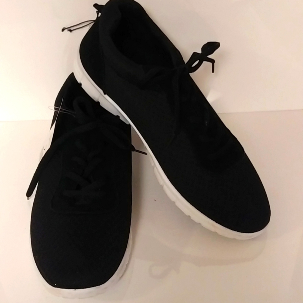 Bobbie Brooks black Sneakers Size 10